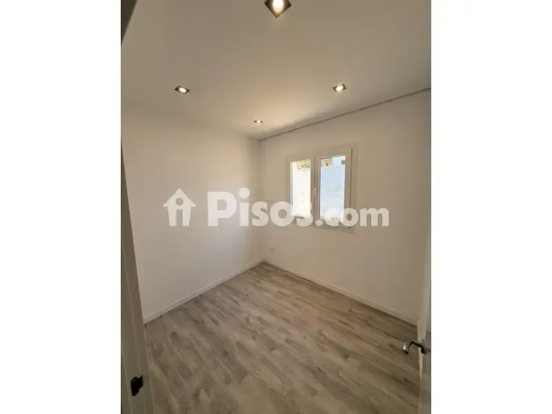 Toad - New Flat with Pool in Creixell