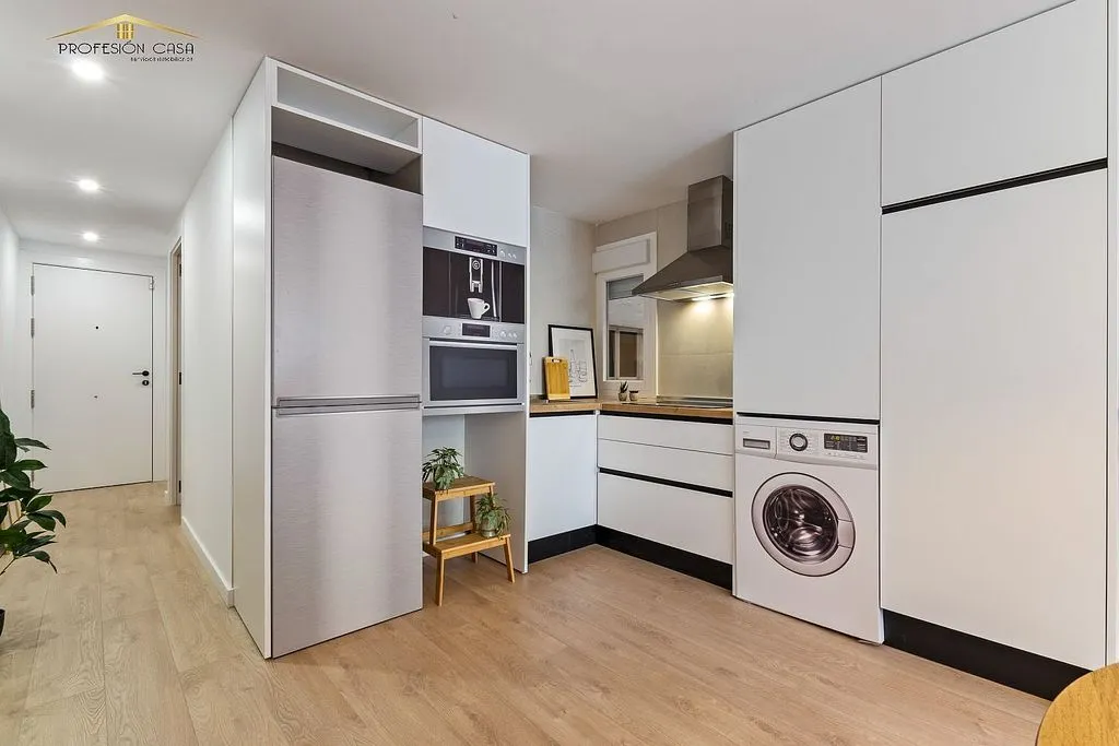 Kitchen - T2 Apartment with Balcony in Parque Ayala