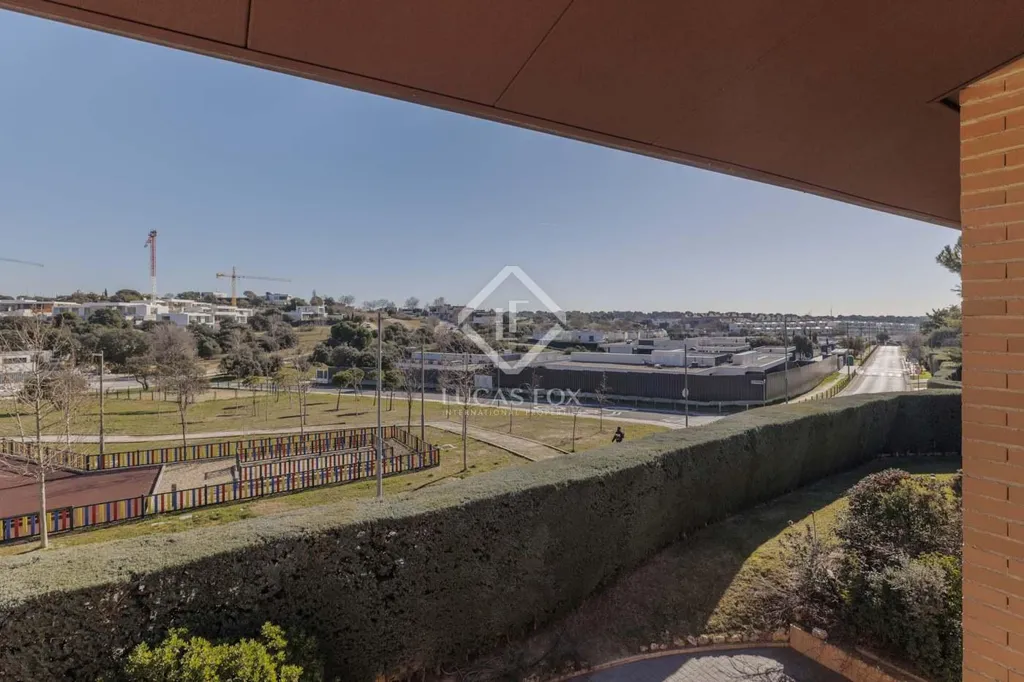 Balcone - Corner Villa with Pool in Valdecabañas, Boadilla del Monte