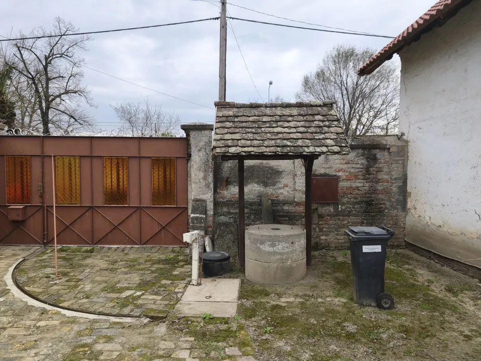Aed - Family House with Workshop in Makó