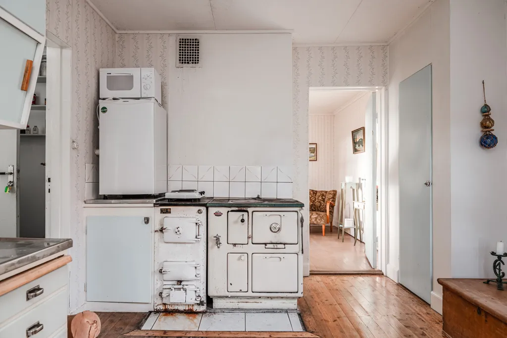 Kitchen - Charming Cottage with Garden in Resele