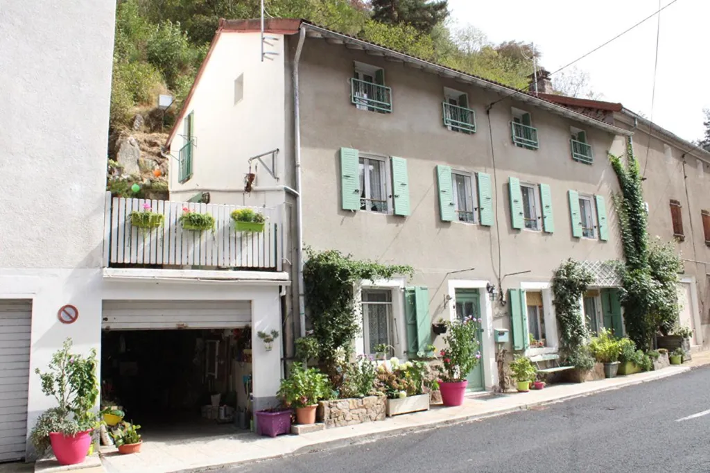 Extérieur - Maison avec Terrasse et Garage à Saint-Bonnet-Laval