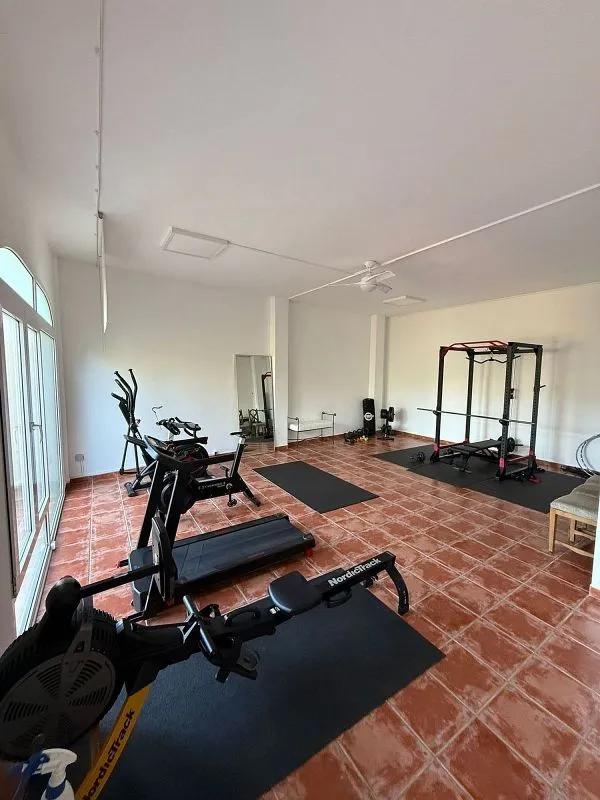 Pièces - Apartment with Pool and Gym in Vallgornera