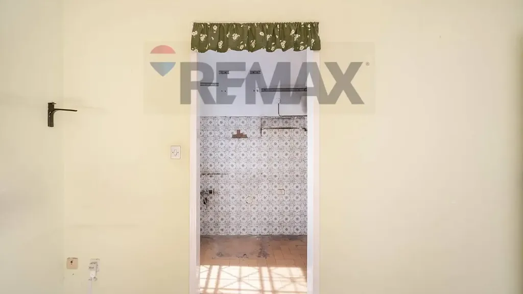 Entrée - Triplex with Balcony in Sesto San Giovanni