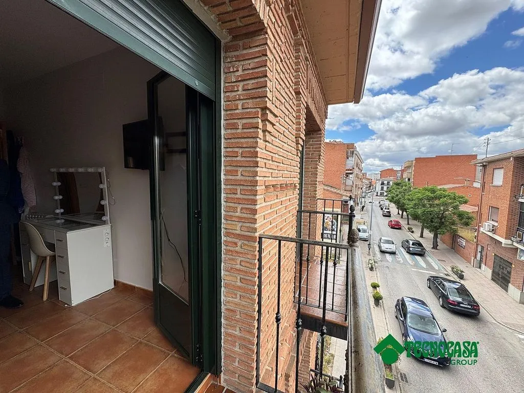 Balcon - Terraced House with Balcony in Torrijos