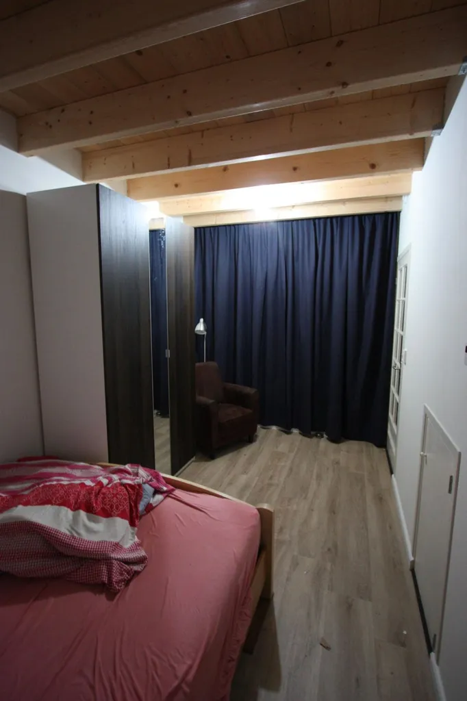 2-toaline maja asukohas Den Haag