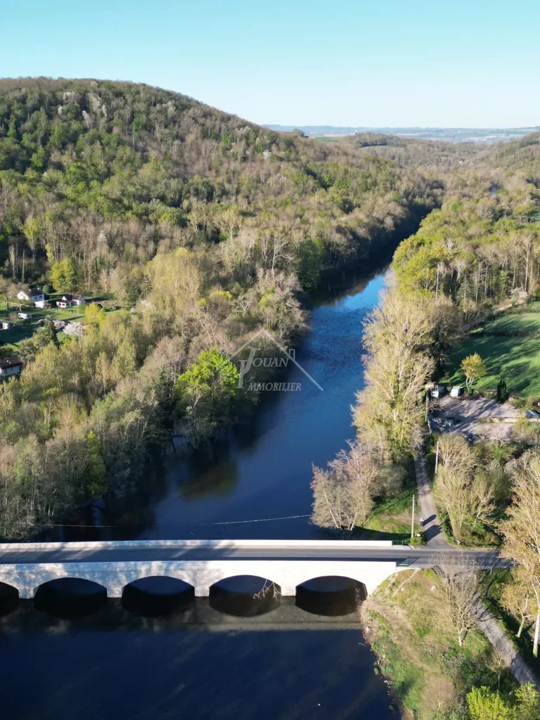 Vue aérienne - Maison avec Terrain et Vue Rivière à Jenzat