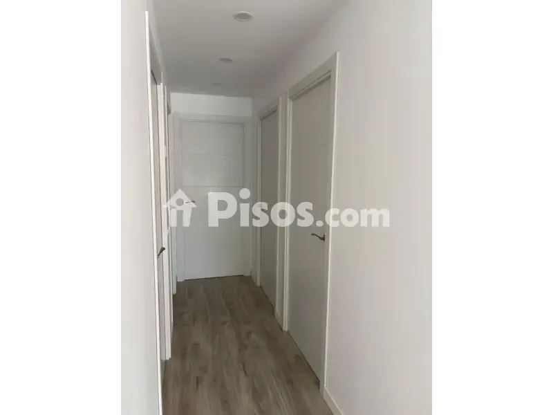 Esik - New Flat with Pool in Creixell