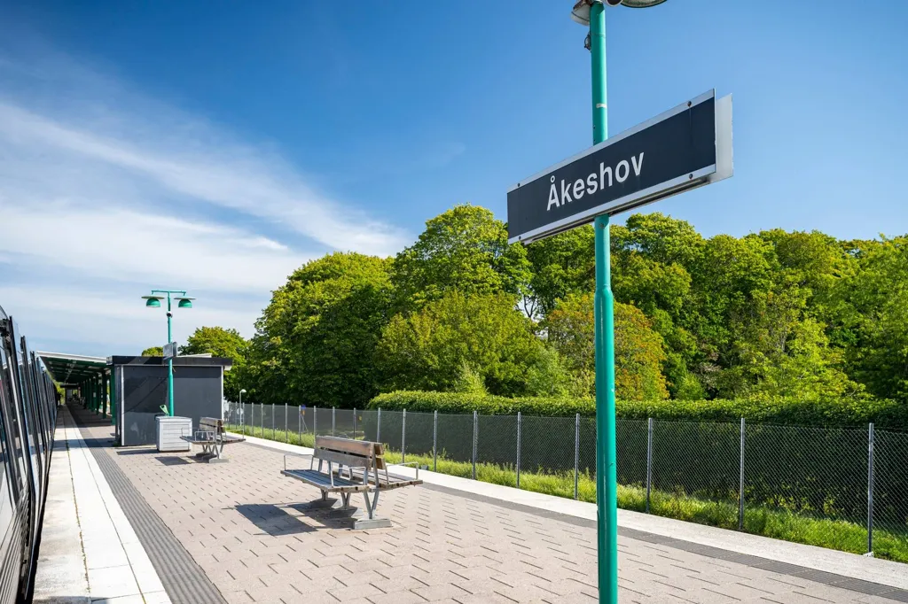 Aed - Renovated Apartment with Green Setting in Bromma
