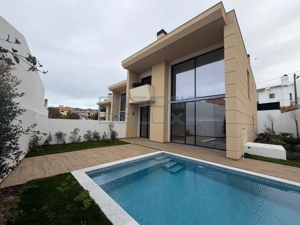 Bassein - Luxury Villa with Private Pool in Cascais