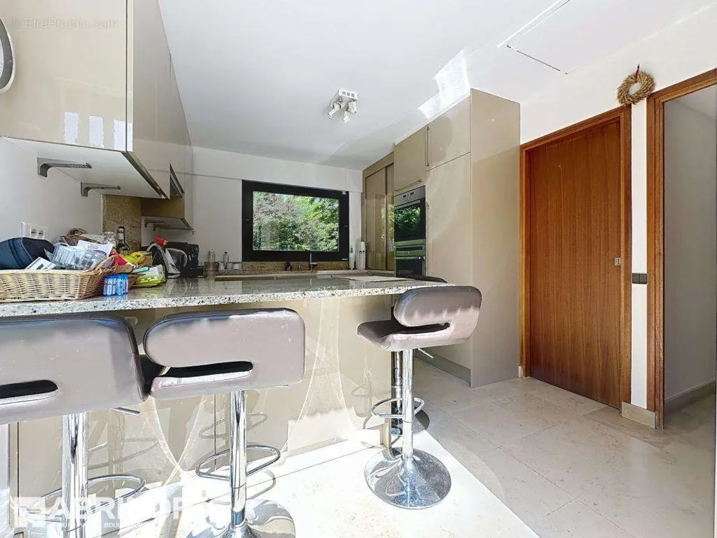 Cuisine - Villa d'Architecte dans un Écrin de Verdure à Wasquehal