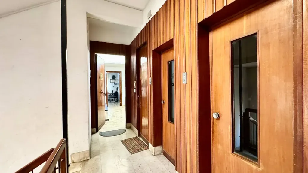 Esik - Apartment with Balcony in Central Palermo
