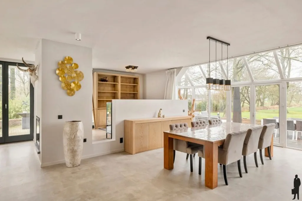 Salle à manger - Villa Luxueuse avec Vue sur les Champs à Kalmthout