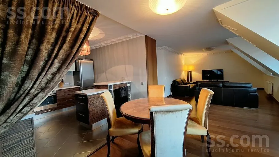 Salle à manger - Duplex Apartment with Historic Views in Riga Centre