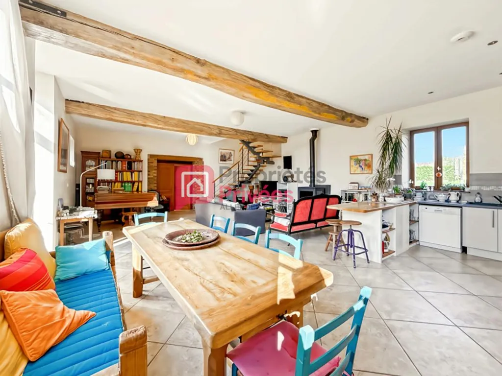 Salle à manger - Maison avec Deux Habitations et Grand Terrain à Sergines