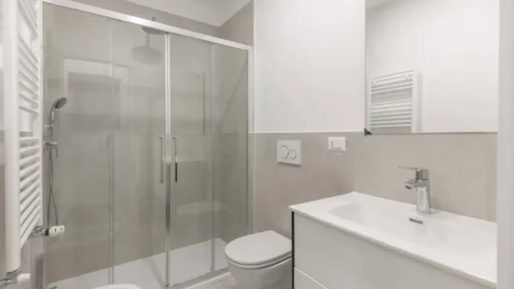 Vannitoad - Fully Furnished Flat with Balcony in Milan