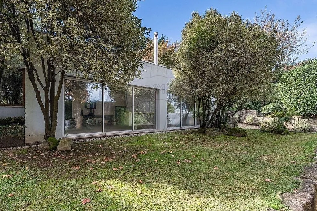Aed - Luxury Detached House with Pool in Vizela