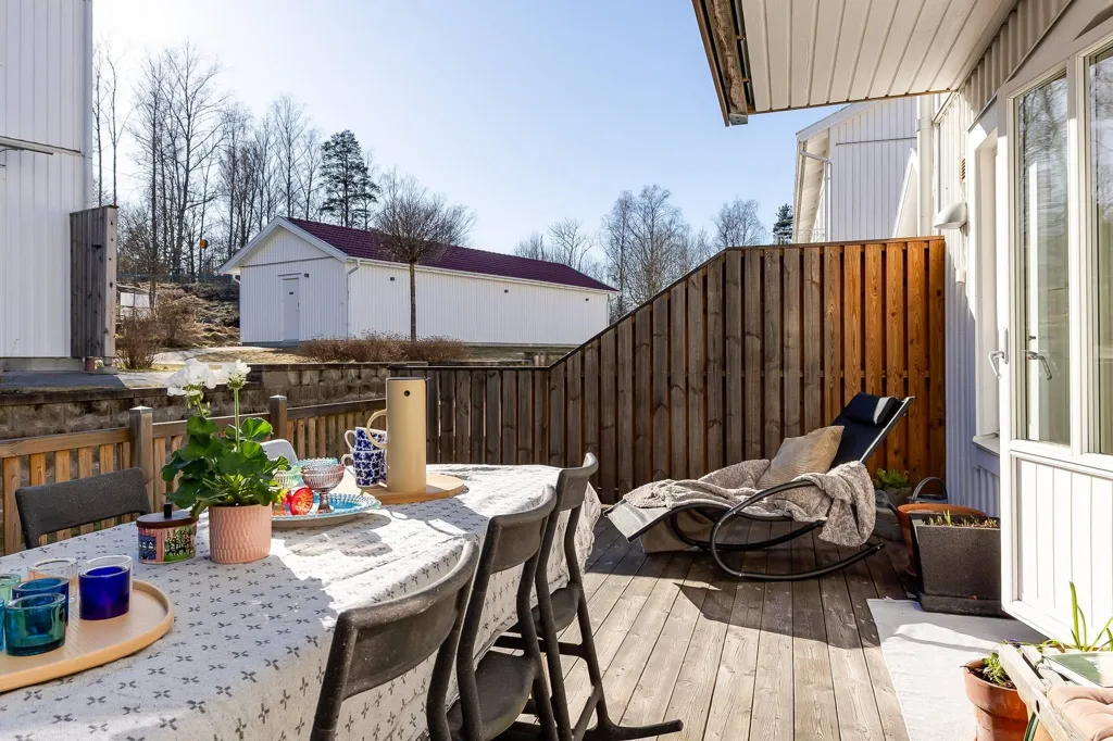 Terrasse - Apartment with Balcony in Ekeby Almby, Örebro