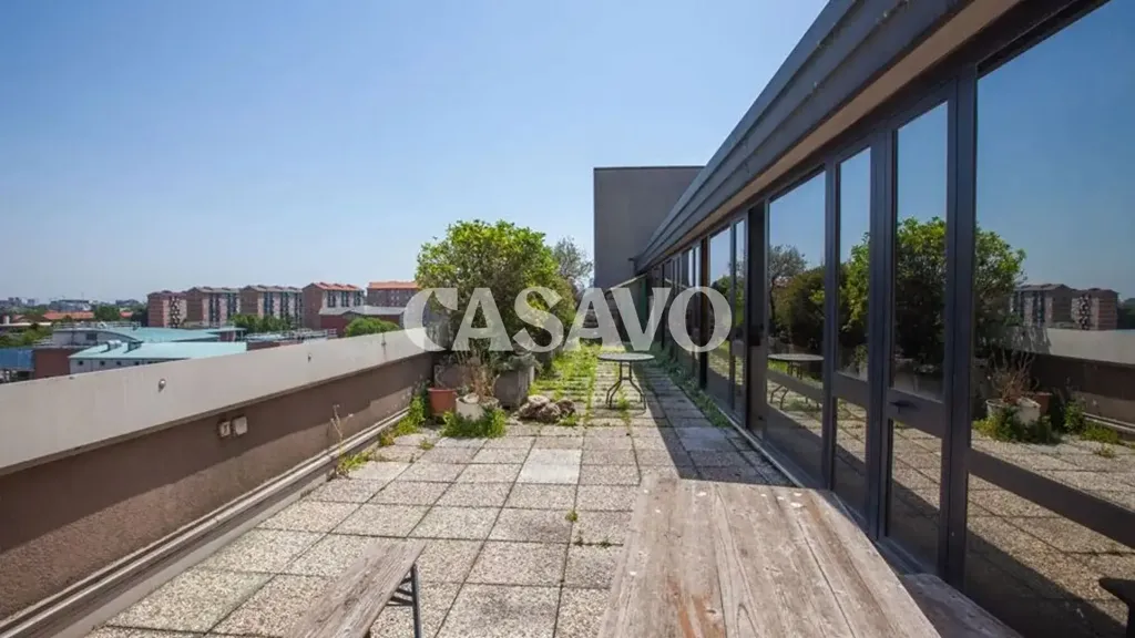 Terrass - Dual-Use Apartment with Panoramic Terrace in Milan