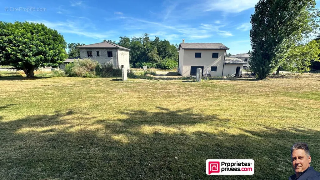 Aed - Viabilised Plot in Saint-Bonnet-de-Mure