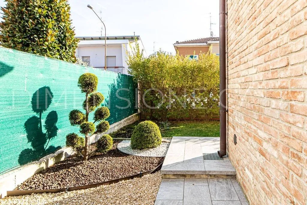 Aed - Restored Villa with Garden in Carpi