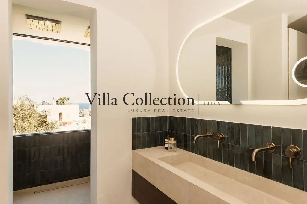 Salles de bain - Luxury Villa with Sea View in Santa Eulària