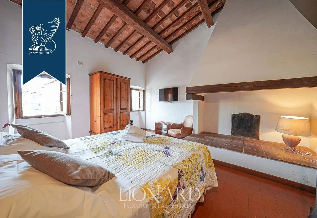 Magamistoad - Historic Hotel with Pool in Greve in Chianti