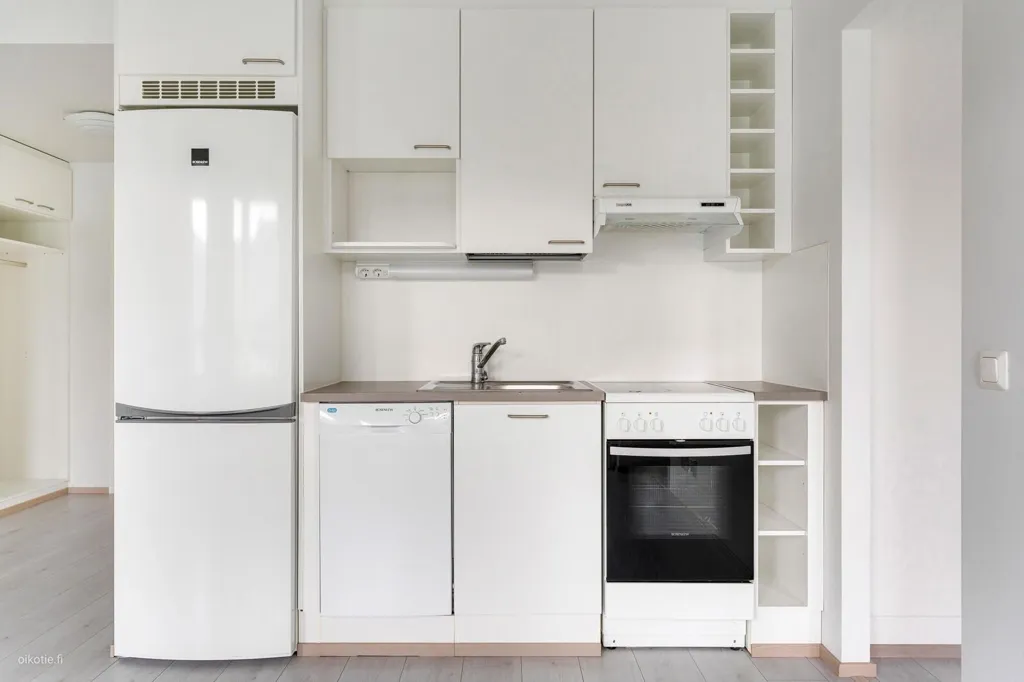 Cuisine - Apartment with Balcony in Kivistö, Vantaa