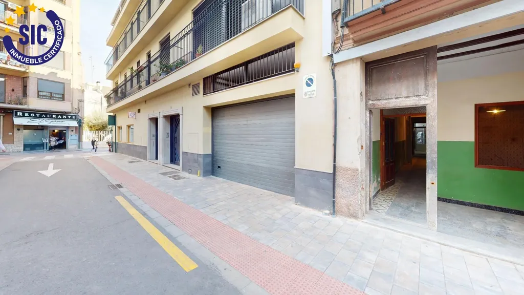 Extérieur - Three-Storey House for Restoration in Castellón Centre