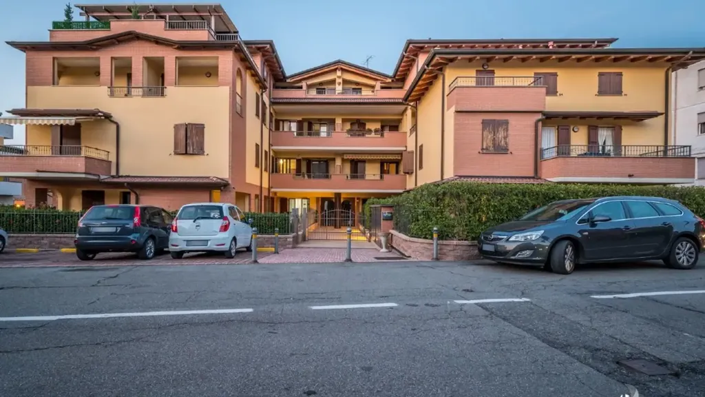 Välivaade - Modern Apartment with Balcony in Savignano Sul Panaro