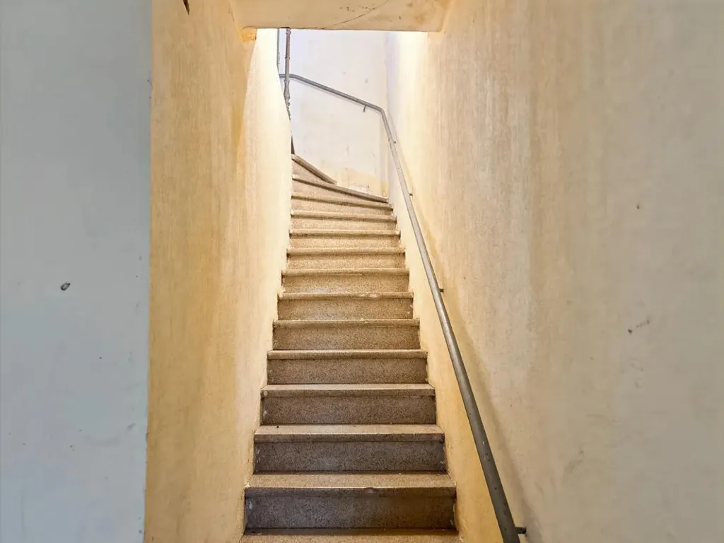 Pièces - Immeuble de Rapport avec Balcon à Béziers