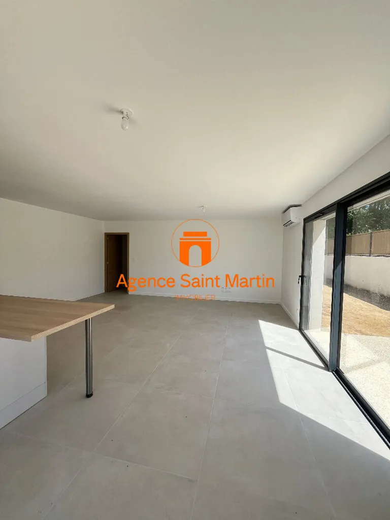 Elutuba - New Villa with Garden in Malataverne