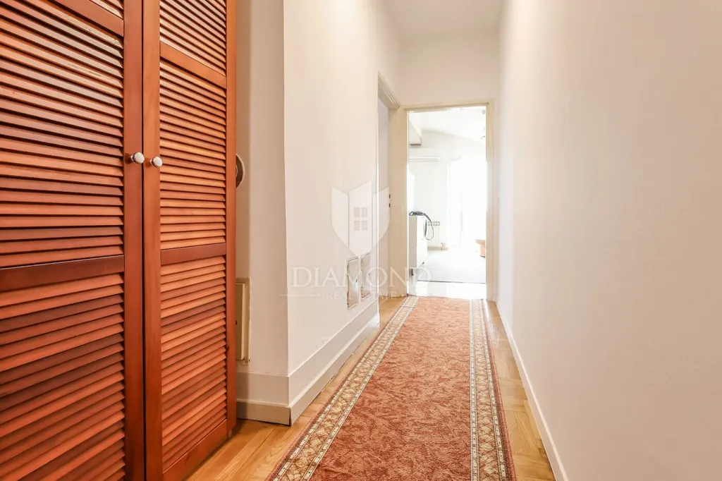 Entrée - Spacious Apartment with Terrace in Maksimir, Zagreb