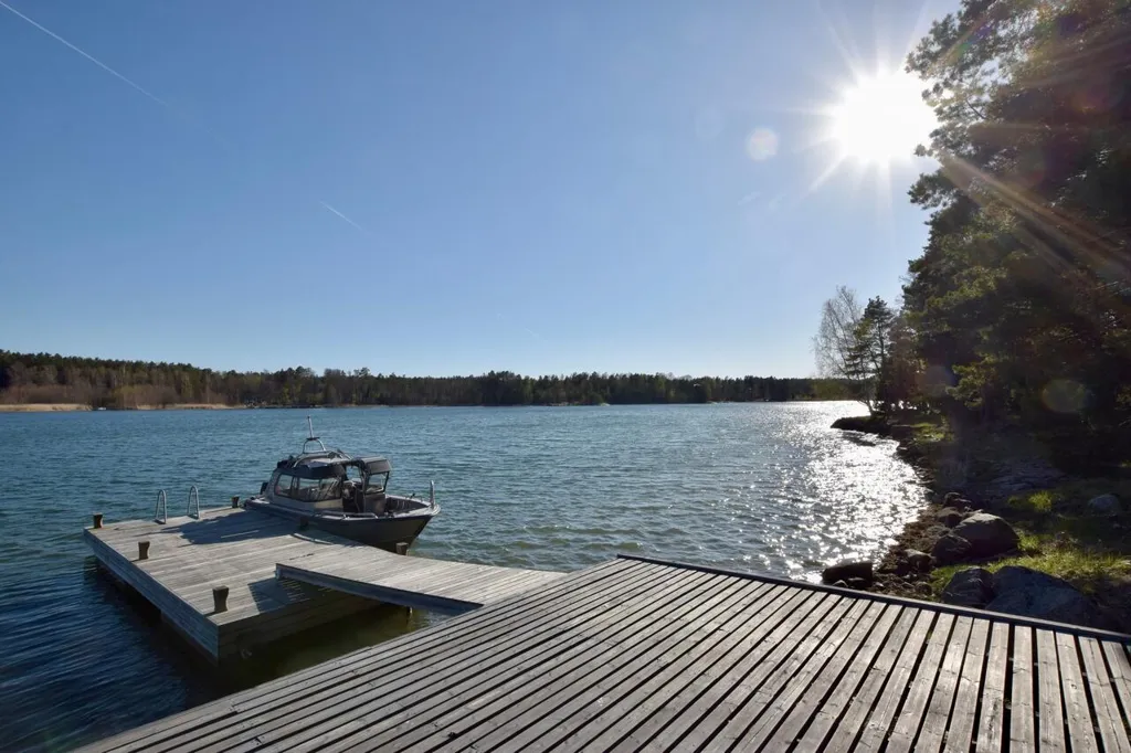 Terrasse - Strandfastighet with Private Beach in Långholmen