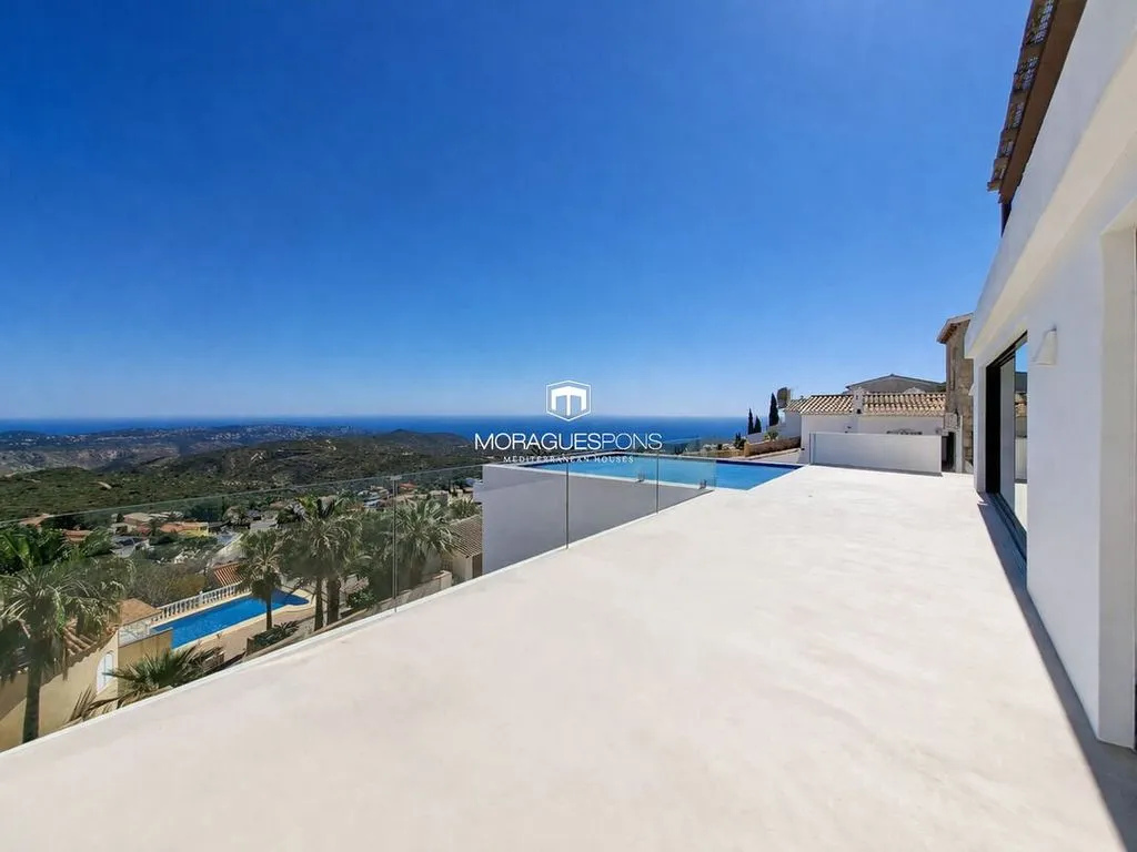 Piscina - Contemporary Villa with Sea Views in Benitachell