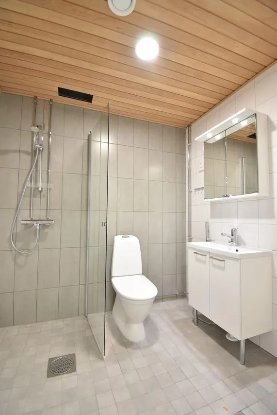 Vannitoad - Modern Flat with Balcony in Ranta-Tampella