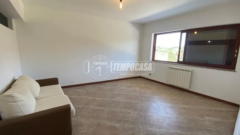 Séjour - Ground Floor Apartment with Private Parking in Messina