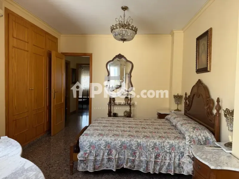 Magamistoad - Terraced House with Private Garage in Daimus