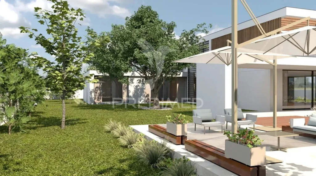 Urban Plot with Golf View in Santo Estevão
