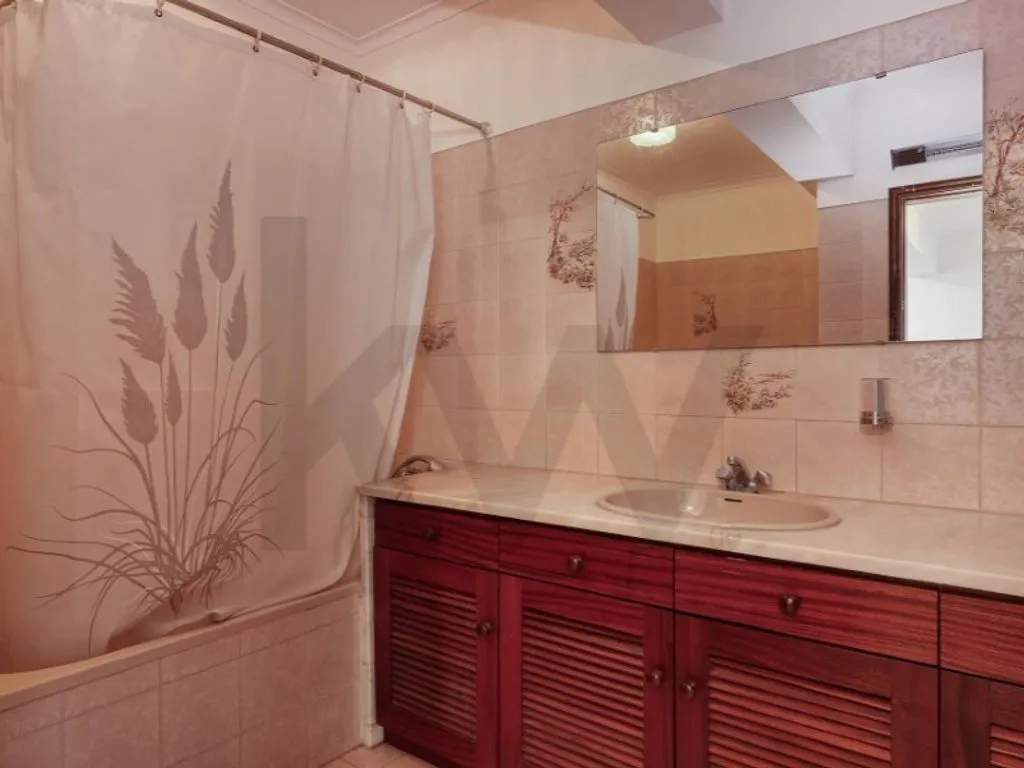Vannitoad - Luxury House with Garden in Cascais