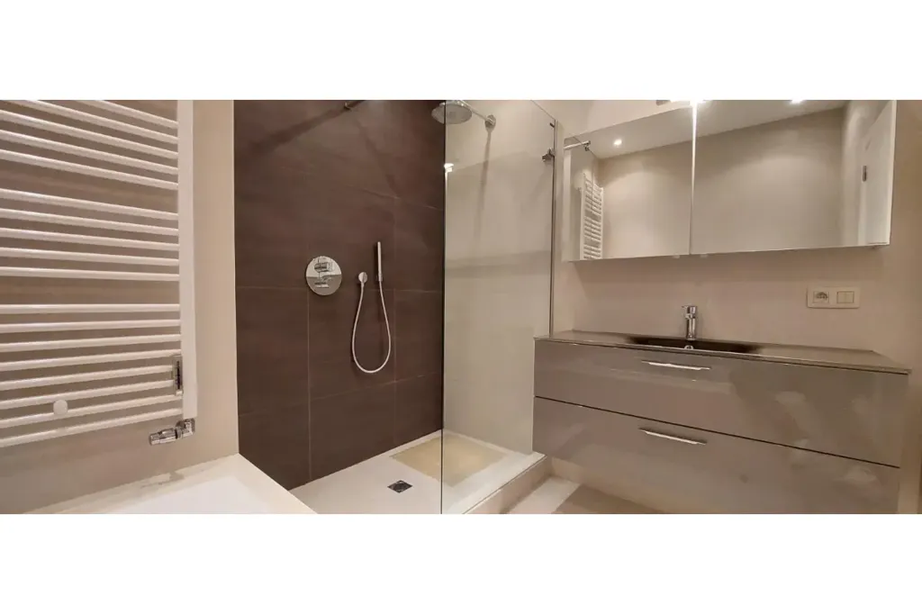 Vannitoad - Art Deco Apartment with Terrace in Etterbeek