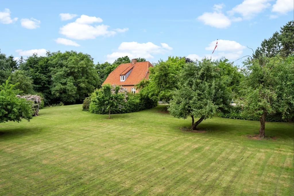 Giardino - Villa with Orchard in Frederiksværk