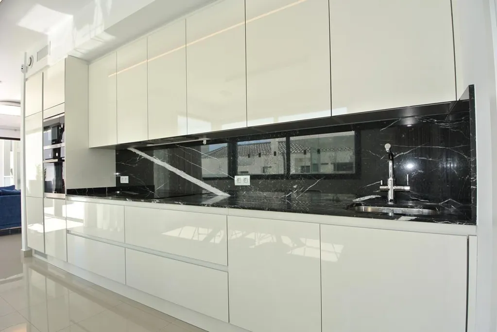 Cucina - Luxury Villa with Pool in La Marina