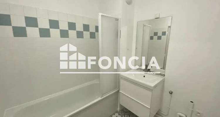 Salles de bain - Appartement 2 pièces avec parking à Beauvais