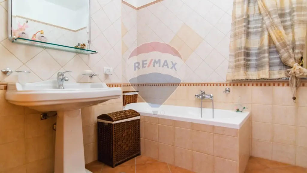 Salles de bain - Bifamiliar Villa with Garden in Caltanissetta