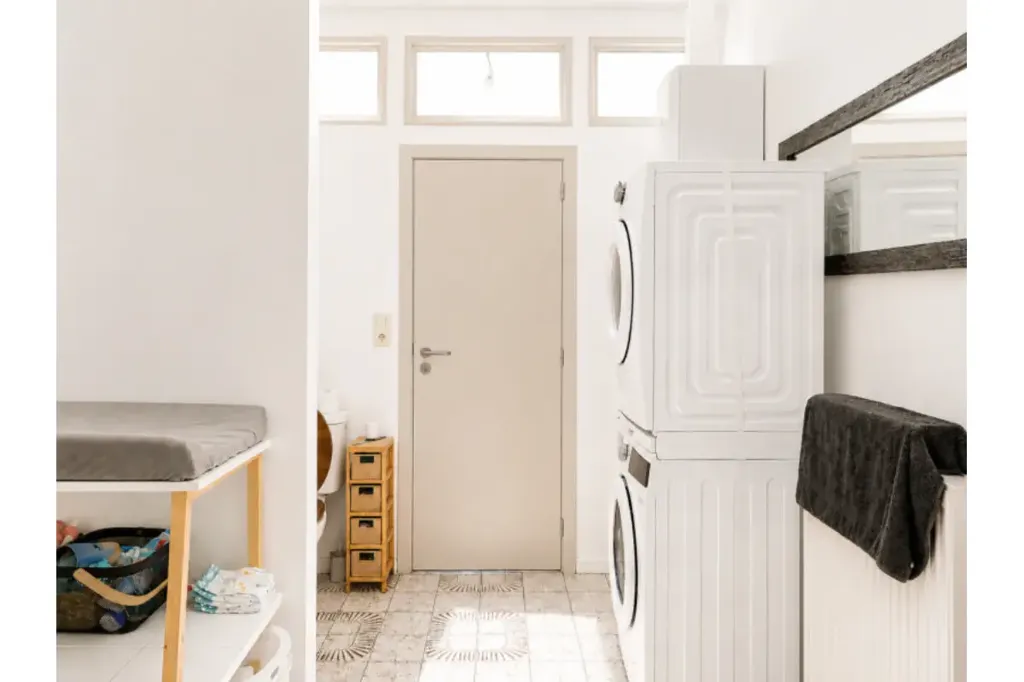 Pesuköök - Spacious Ground Floor Apartment with Terrace in Blegny