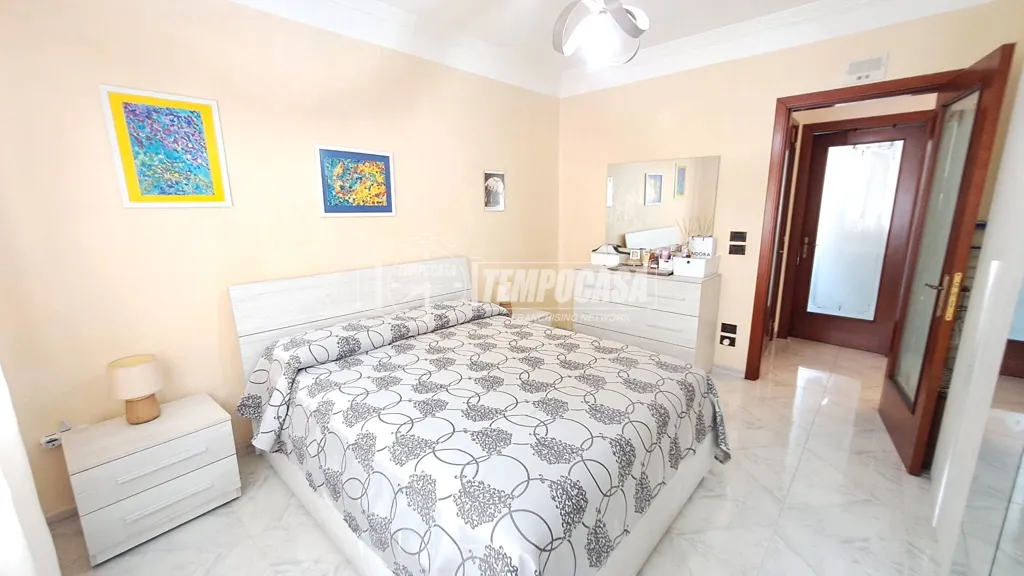 Chambres - Three-Bedroom Apartment with Balcony in Adelfia
