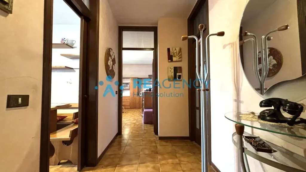 Esik - Apartment with Terrace in Creazzo