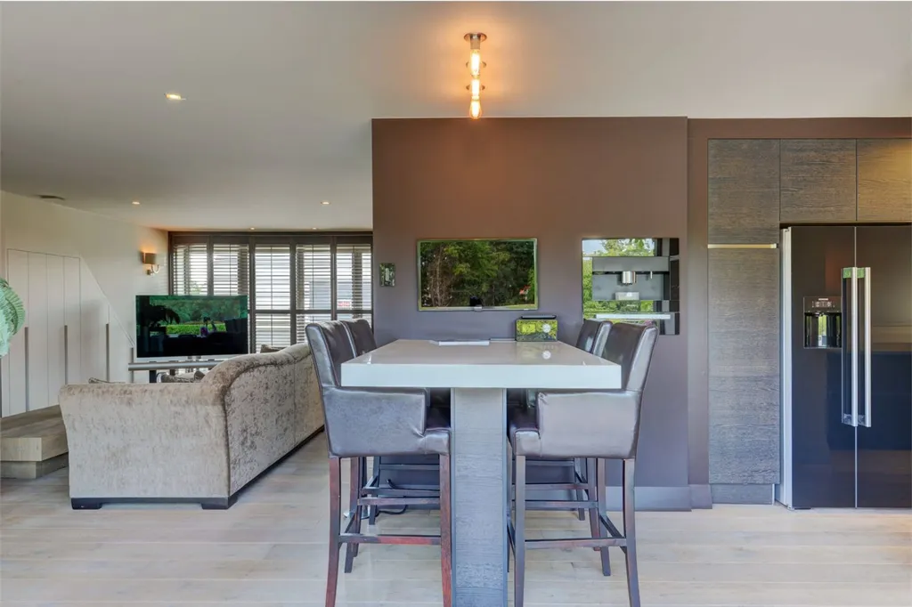 Salle à manger - Penthouse avec terrasse spacieuse à Heist-op-den-Berg