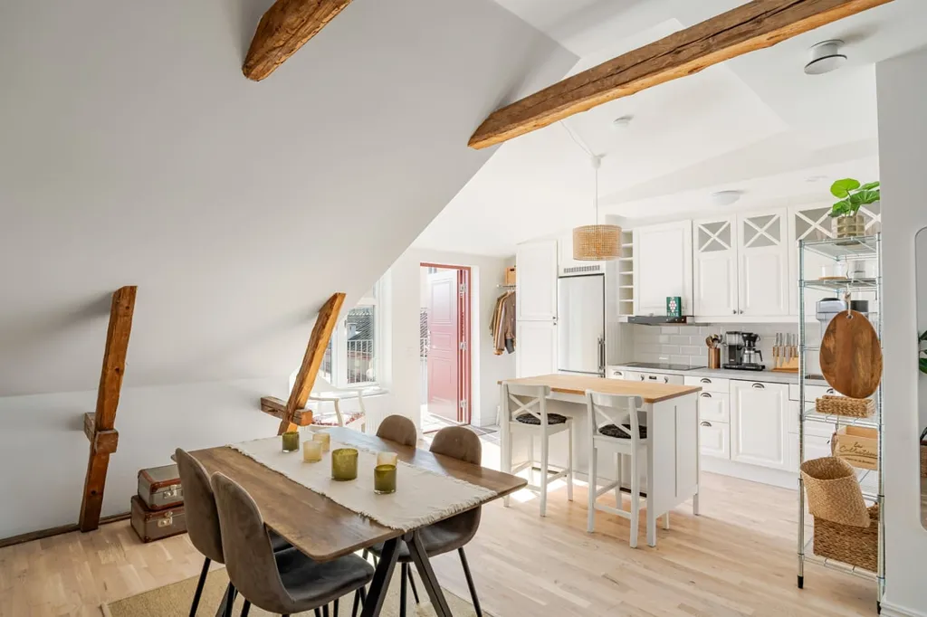 Sala da pranzo - Characterful Flat with City Centre Views in Jönköping